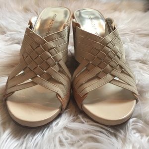 Donald J Pliner wedges